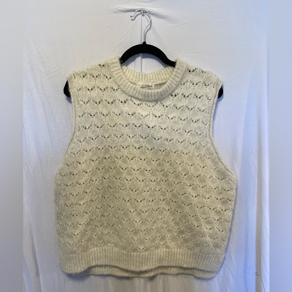 Universal Thread Sweater Vest - Picture 4 of 4